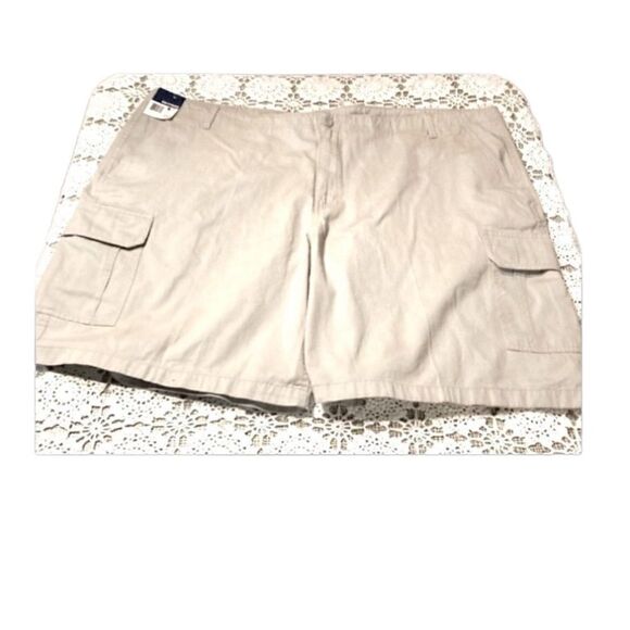 Mens khaki cargo shorts NWT - Picture 1 of 4